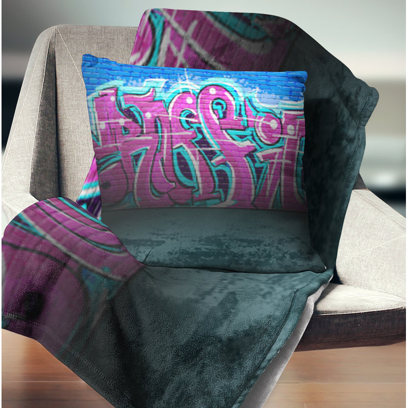 Coussin décoratif imprimé graffiti mauve - Street Art, 18 po x 18 po