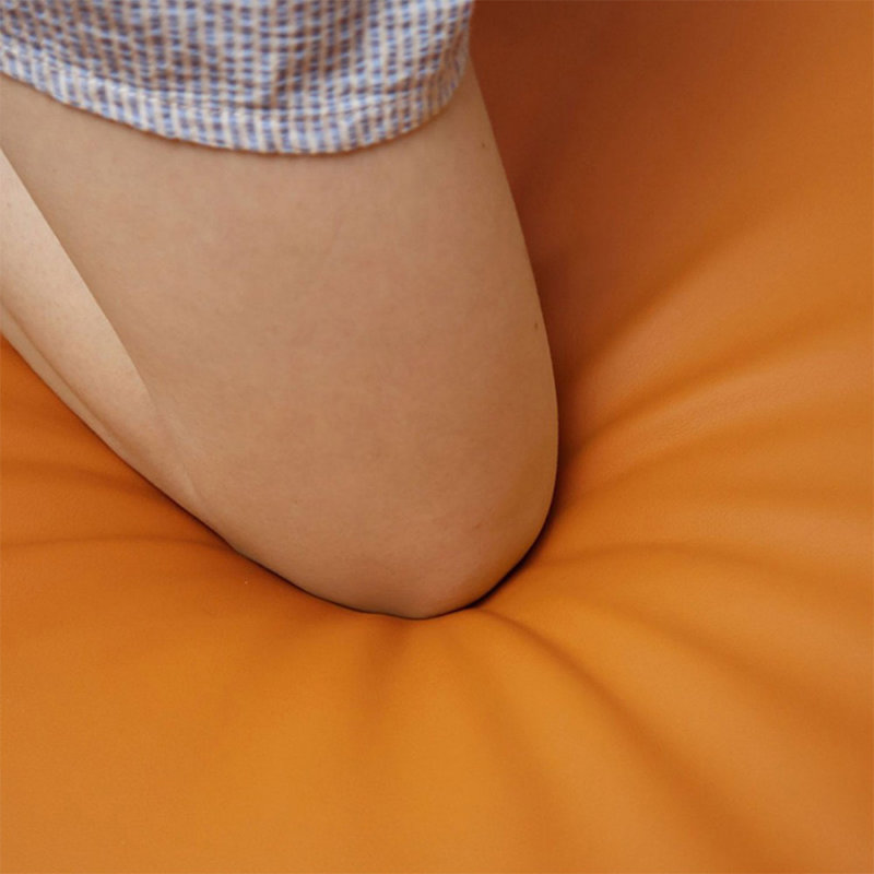 Causeuse coussin orange en cuir véritable, H 33,46 po x l 70,87 po x P 35,43 po