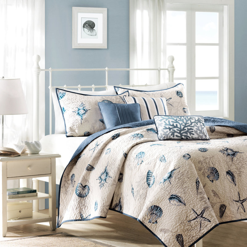 Blue King Quilt With And Embroidered Decorative Pillows Microfiber , Blue, Piped Printed