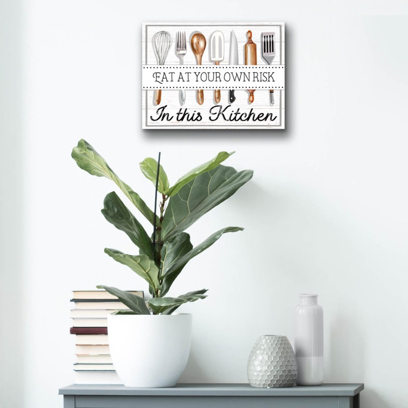 Art mural en verre épique «Eat at your propre risque» par Elizabeth Tyndall, 16 po x 12 po