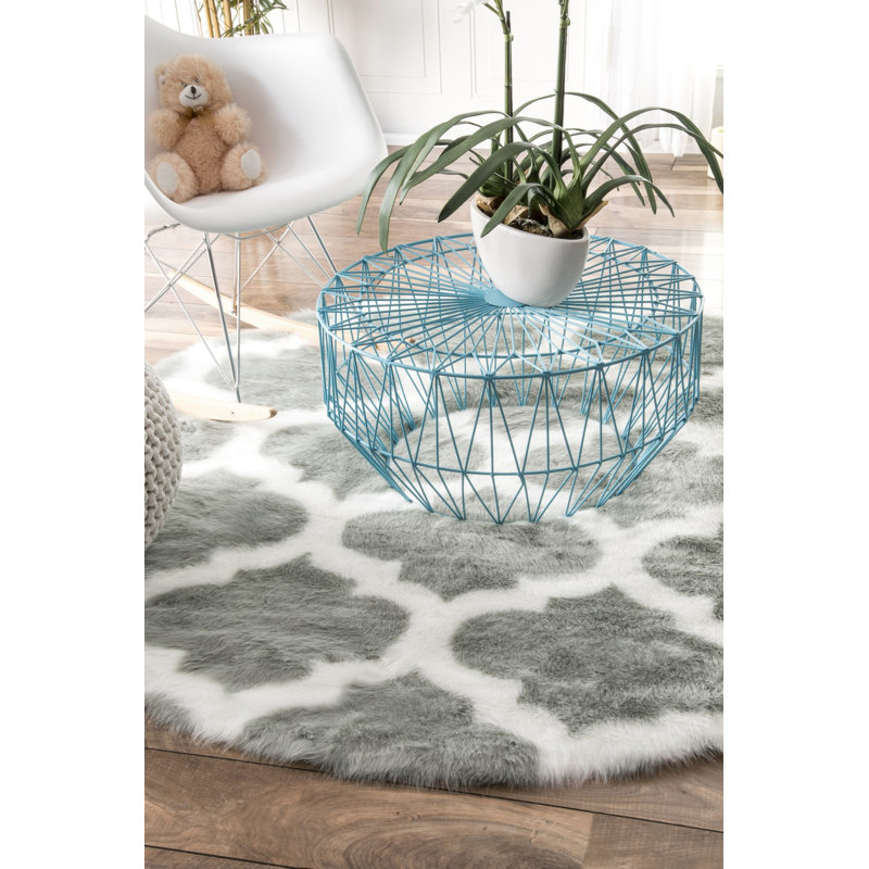 Beraun Faux Sheepskin Geometric Indoor Rug, Round 5'