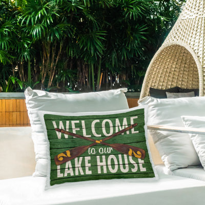 Coussin d'extérieur Welcome Lake House par Stephanie Workman Marrott