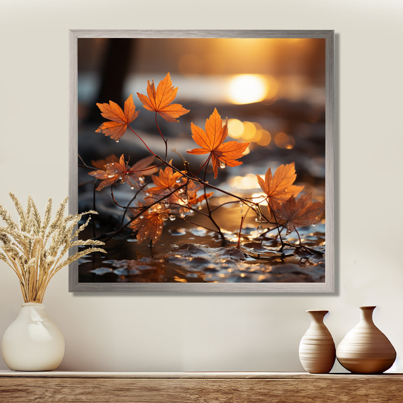 «Orange Autumn Maple Leaves I - Lake», art mural sur toile, Cadre simple argenté, H 30 po x l 30 po x P 1,5 po