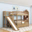 Lit superposé simple au-dessus de simple avec lit gigogne simple, escalier de rangement, glissière et garde-corps-129910505