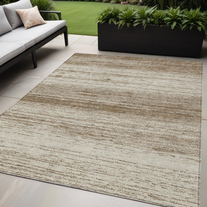 Tapis extérieur lavable rayé brun et beige 5 pi x 8 pi