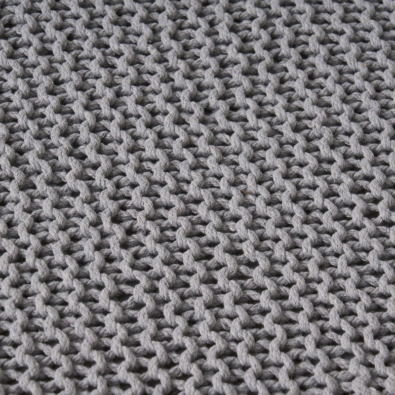 TABOURET EN TRICOT TRICOTÉ