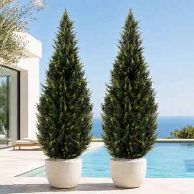 Arbre artificiel en cèdre artificiel 6 pi, arbres à feuillage dense pour l'intérieur, arbustes artificiels verts coniques pour la décoration intérieure de la table d'entrée (paquet de 2)