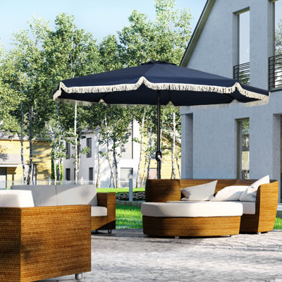Parasol de patio bleu foncé de 9 pi, fonction d'inclinaison et de manivelle, volant pour terrasse, piscine, jardin avec pampilles