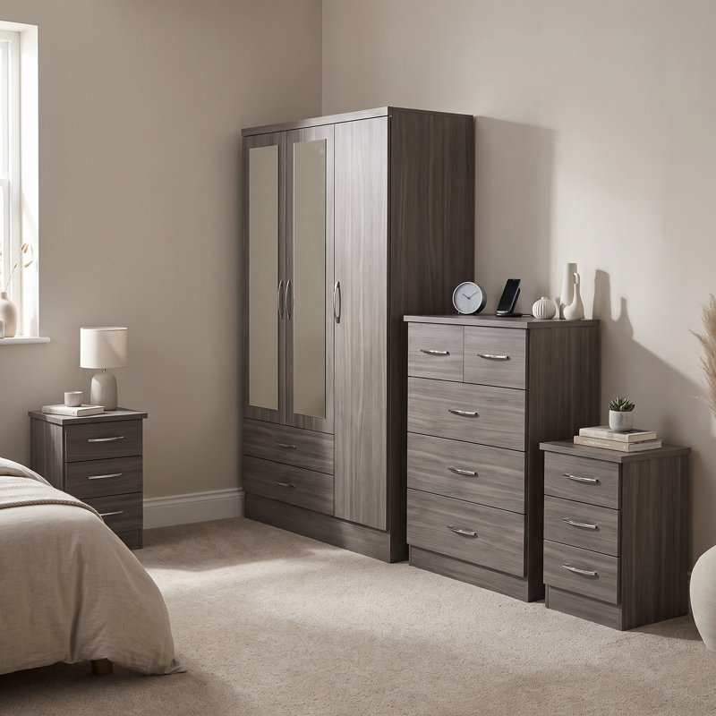 Cascio 4 Piece Bedroom Set, Black Wood Grain