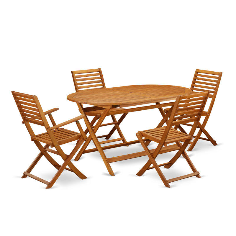 L'ensemble bistro 5 pièces pour patio comprend une table ovale d'extérieur en bois d'acacia et 2 fauteuils pliables avec 2 chaises d'appoint, 36 po x 60 po, huile naturelle