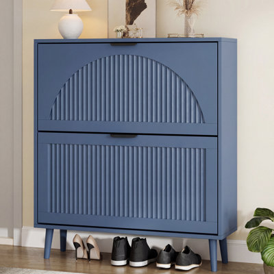 Armoire à chaussures moderne 16 paires avec 2 tiroirs rabattables et tablettes réglables, rangement pour chaussures étroit en bois avec façade arquée cannelée pour le vestibule