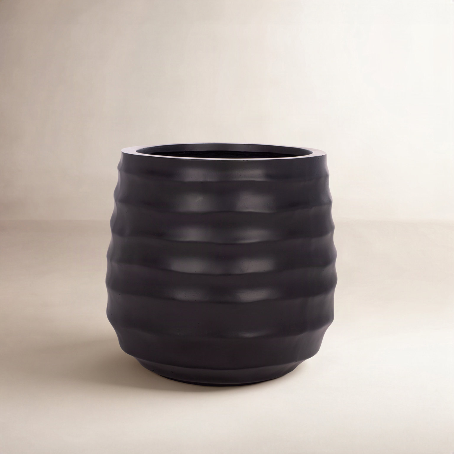 Marta Planter Pot, Black