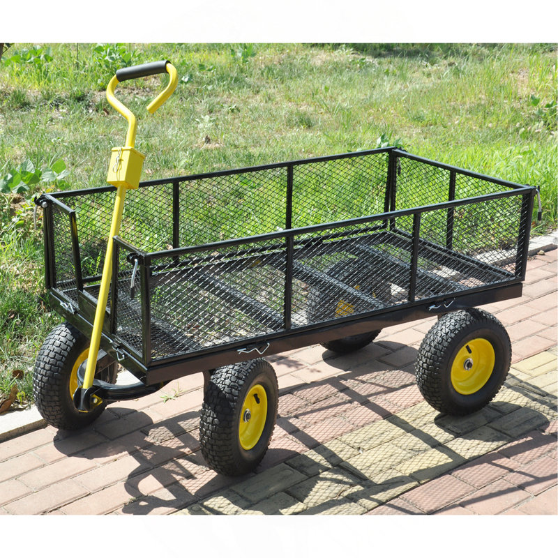 Les camions BIG Wagon Cart facilitent le transport du bois de chauffage jaune et noir. La charge statique maximale est de 880 lb.