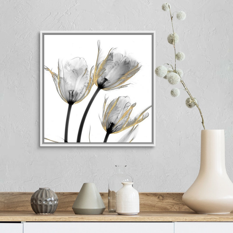 «Gold Embellished Tulips 2» par Albert Koetsier, reproduction d'art sur toile, H 18 po x l 18 po x P 1,75 po, Cadre blanc
