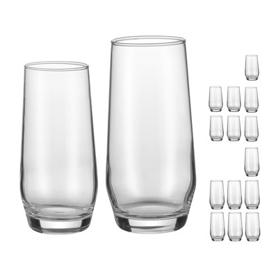 Ensemble de 16 verres mixtes 16 verres à whisky et 8 verres à cocktail, 8 verres à whisky et 8 verres à cocktail