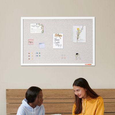 Tableau d'affichage mural en liège blanc avec surface en lin