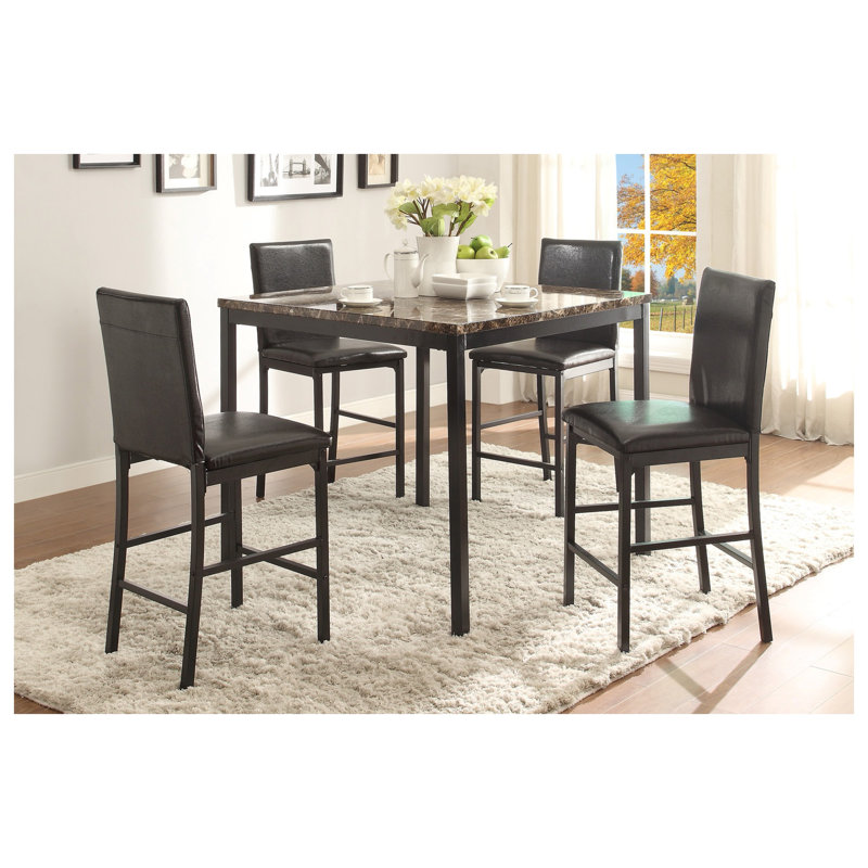 Ensemble de 4 chaises de salle à manger à hauteur de comptoir avec structure en métal, siège en similicuir brun et finition noire