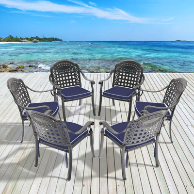 Chaise de patio en fonte d'aluminium 6 pièces avec cadre noir et coussins bleus