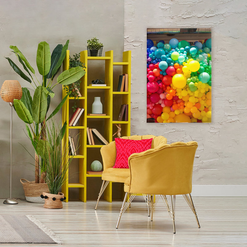 Toile de ballons colorés animés, design par Lish Creative, H 45 po x l 30 po