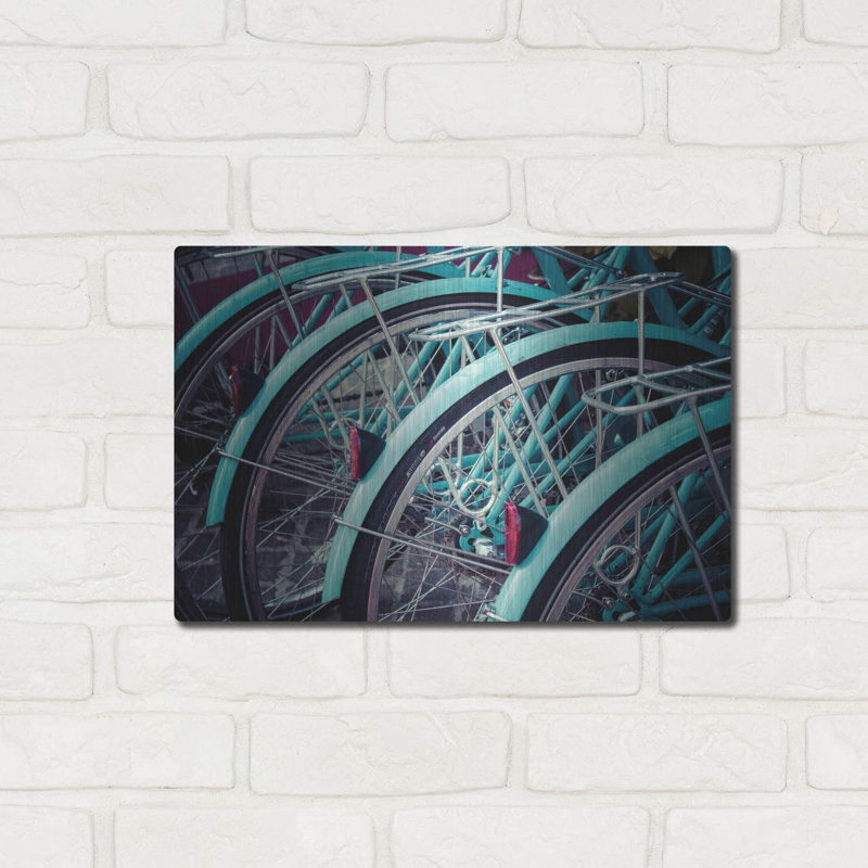 «Bicycle Line Up 2» par Jessica Reiss, H 12 po x l 16 po