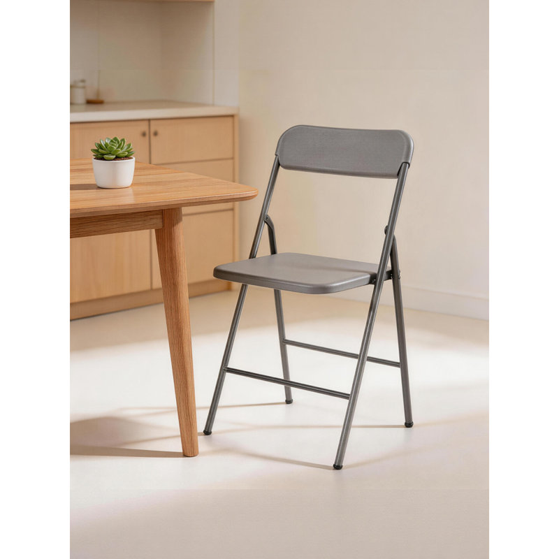 Lot de 4 chaises pliantes grises avec coussin en polypropylène pour l'extérieur, chaises pliantes empilables et portables en métal avec structure en acier, idéales pour les fêtes, les événements à domicile, les bureaux et les mariages.