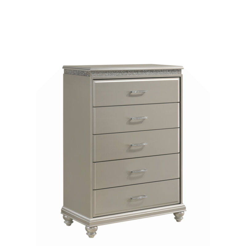 Valiant - Chest