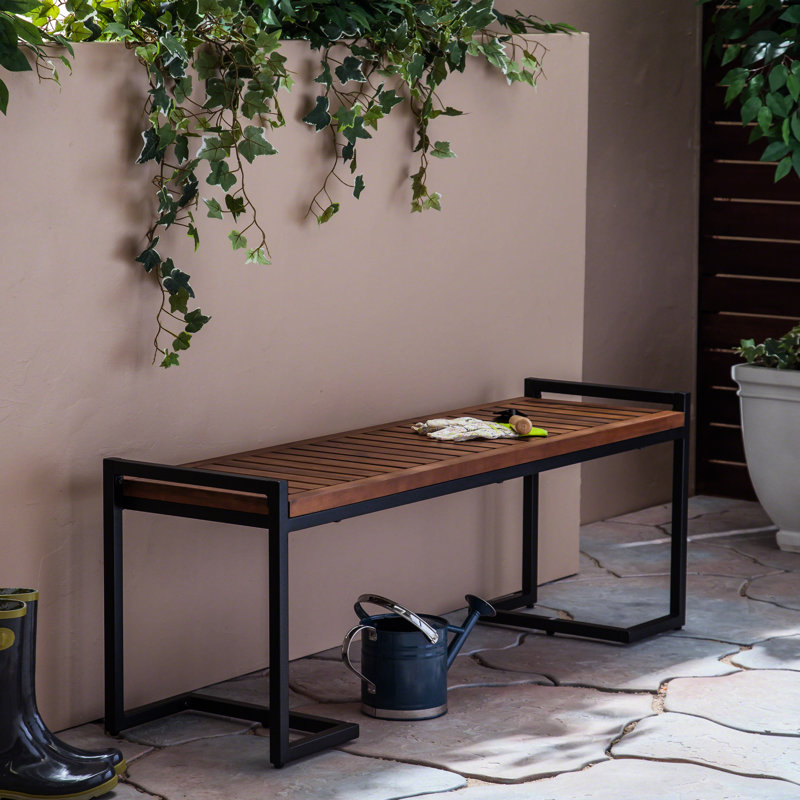 Banc en bois fini avec support en fer
