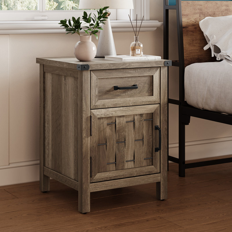 Silvo End Table, Brown Wood
