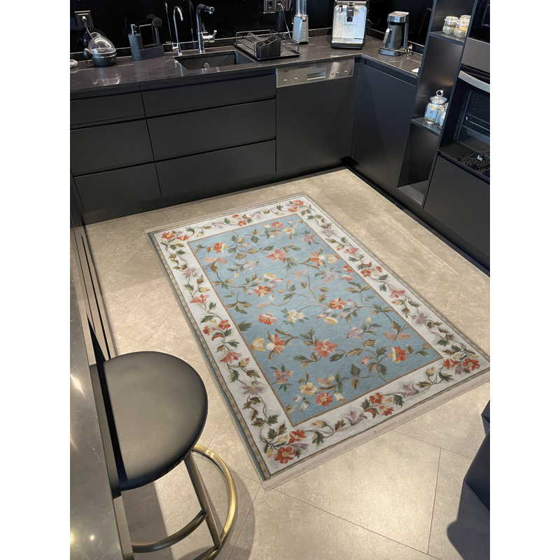 Tapis décoratif beige et bleu multicolore à motif floral frangé rose et vigne, Rectangle 3 pi 11,24 po x 5 pi 10,87 po