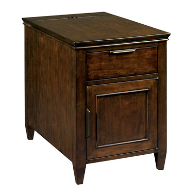 Table de bout en bois massif Eliah avec rangement et prises intégrées