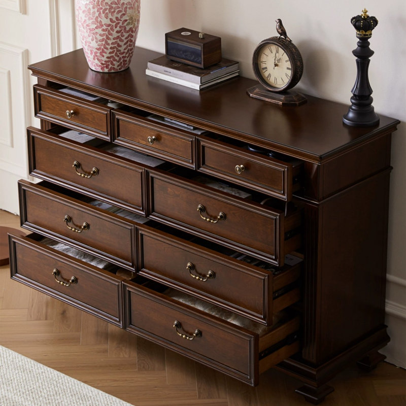 Armoire d'appoint en noyer massif