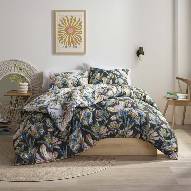 Martex Expression Yuma  Comforter Set, Twin Comforter + 1 Euro Sham, Lordes Multi 