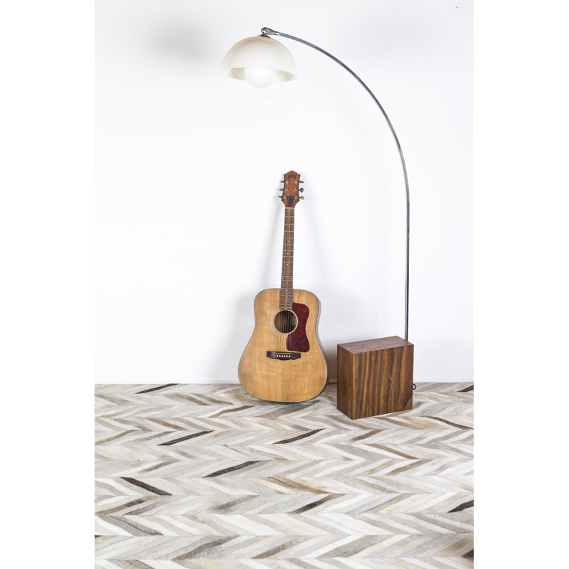 Natural Hide Cowhide Chevron Area Rug in Silver, Rectangle 11'6" x 14'6"