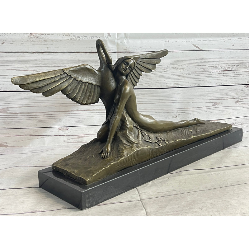 Tekeyah Figurines & Sculptures