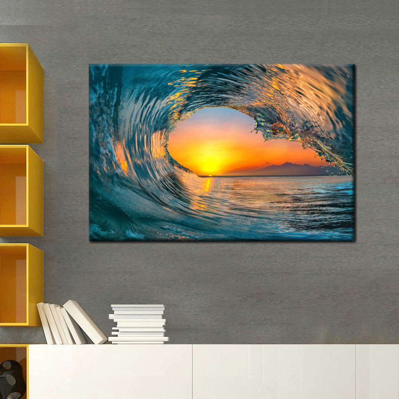Vague dorée au coucher du soleil, H 27 po x l 40 po, Cadre flottant en bois naturel