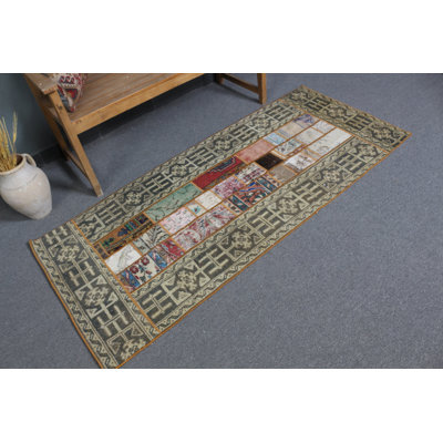 Découvrez le tapis turc rétro qui apporte une élégance bohémienne pour votre entrée ou votre chambre de bébé