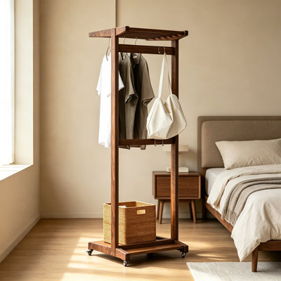 Portemanteau roulant en bois massif
