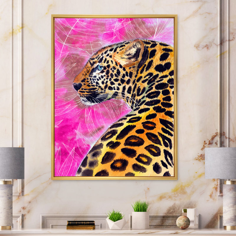 Léopard doré avec taches noires sur fond rose - reproduction sur toile, H 20 po x l 12 po, Reproduction avec cadre flottant