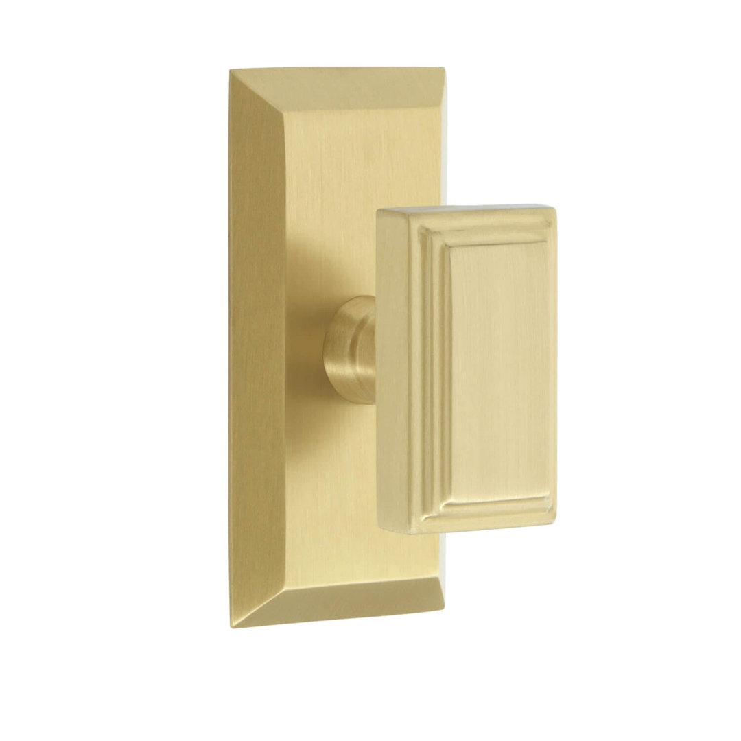 Grandeur Fifth Avenue Short Plate Passage with Carré Door Knob Grandeur 