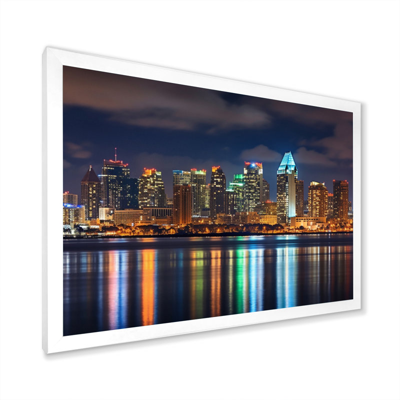 «Montreal Skyline At Night - California», art mural, H 24 po x l 32 po x P 1 po, Cadre photo blanc