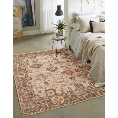 Tapis gris noué à la main unique 8 pi 1 po x 9 pi 10 po Jules Serapi