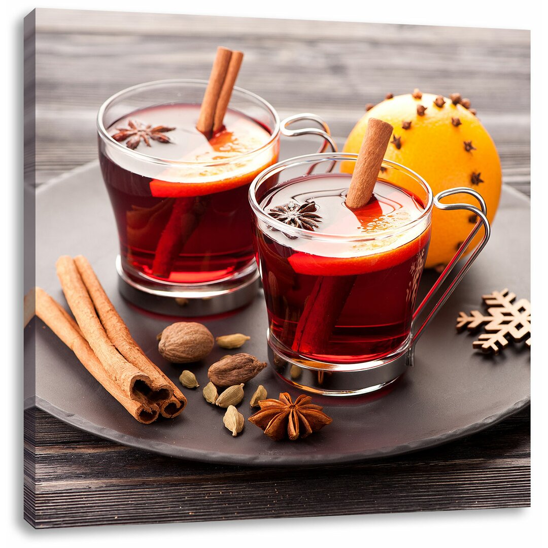 Leinwandbild Aromatischer Glühwein mit Zimt