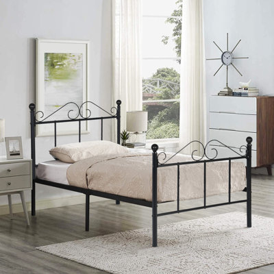 Halleck Metal Bed
