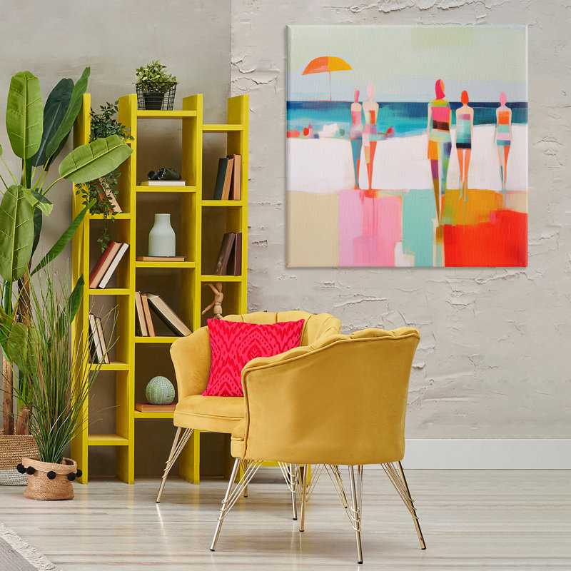 «Strolling on Beach» par Irena Orlov, H 36 po x l 36 po