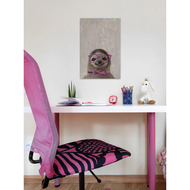 «Sloth with a Bow II» par Rickett, reproduction d'art sur toile tendue, H 18 po x l 12 po x P 1,5 po