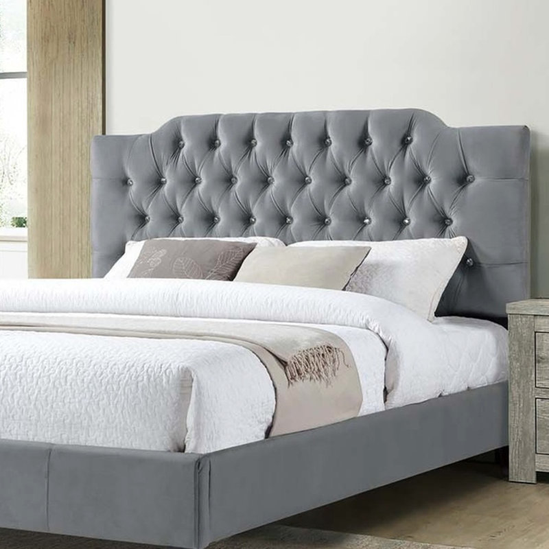 Magnifique lit double en velours avec tête de lit capitonnée moderne, parfait pour les chambres contemporaines