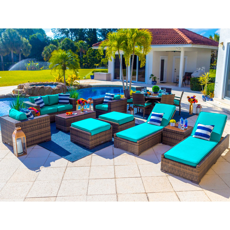 Ensemble de patio complet en rotin 16 pièces avec coussins Sorrento, Toile Aruba Sunbrella®
