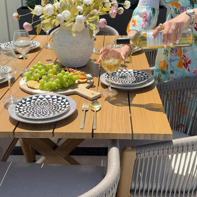 Ensemble de salle à manger de patio pour 10 pièces de table et chaises d'extérieur en osier 11 pièces en aluminium et coussins inclus pour la cuisine