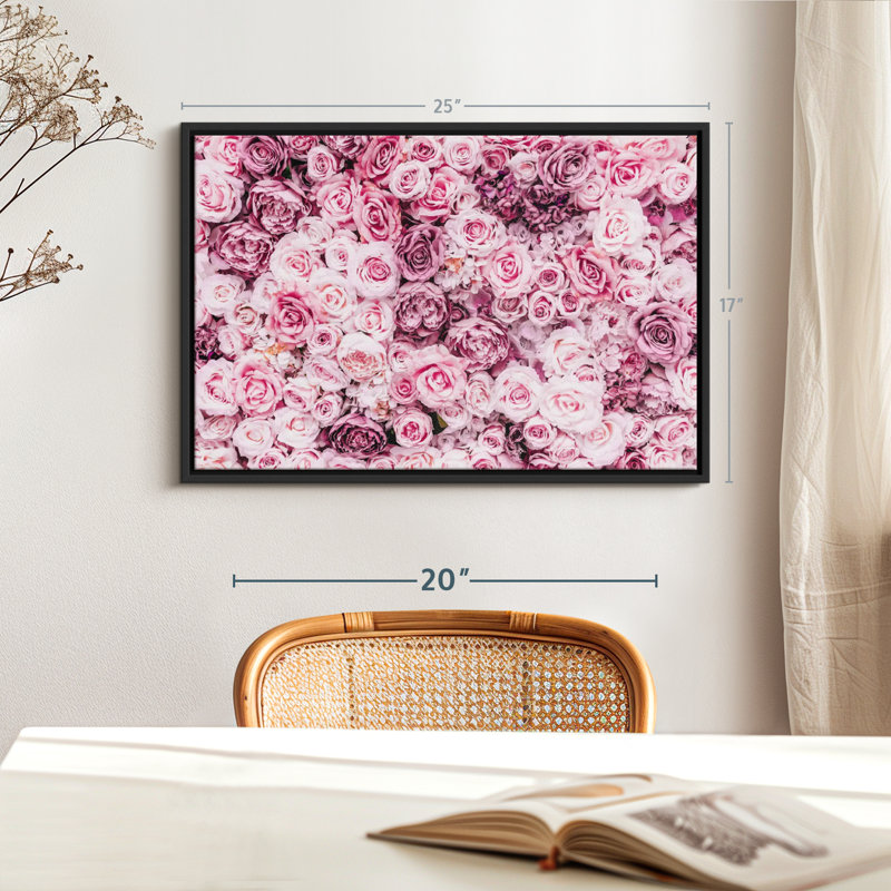 Floral et botanique «Bed of Pink Roses Wall Art», H 17 po x l 25 po