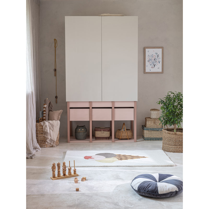 Rillia Wardrobe, Pink